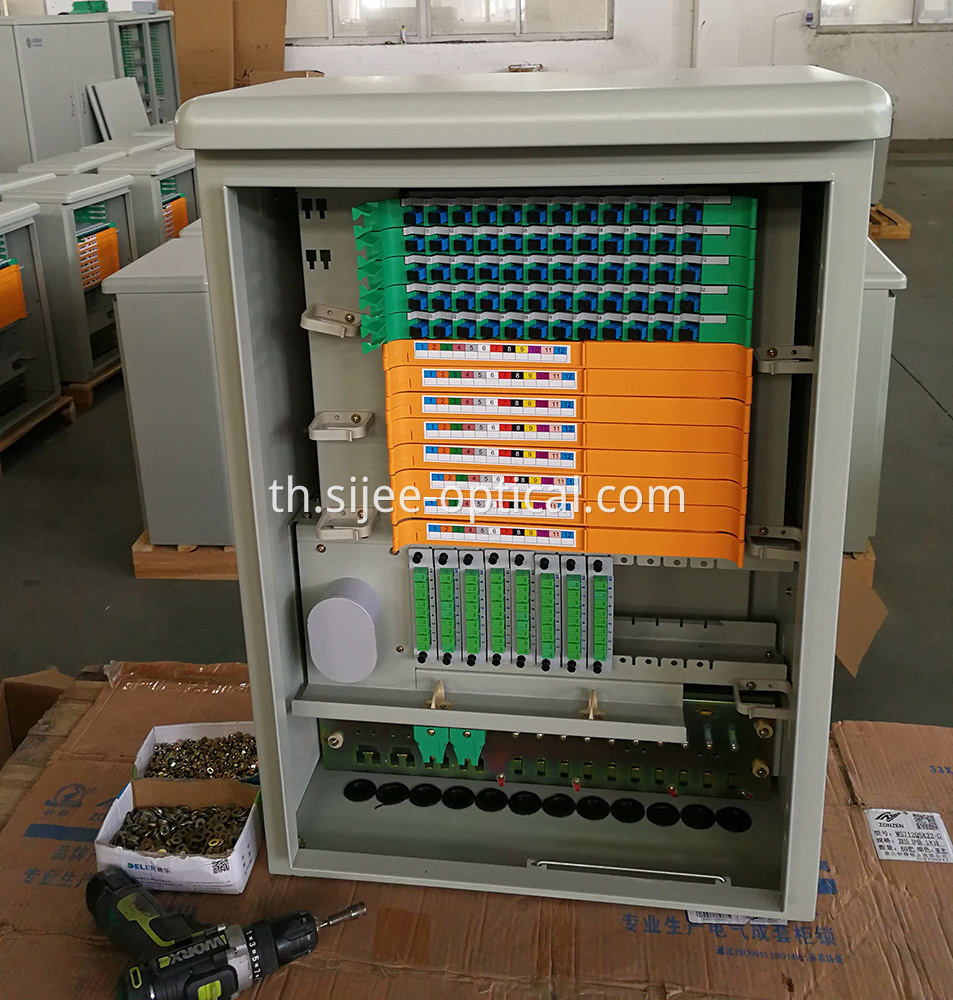 Hanging Outdoor Distribution Cabinet , 72 48 Cores IP65 Fiber Optic Cabinet